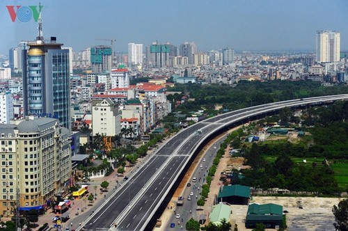 Hanoi’s first overpass opened to traffic  - ảnh 1